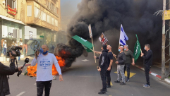  فيديو| تخللها احراق اطارات - وقفة احتجاجية غاضبة لأصحاب المحلات بيافا 